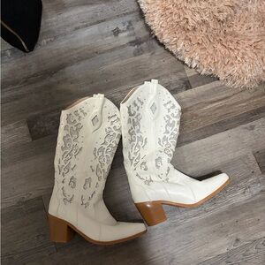 Amazon Essentials White Heeled Western Boots